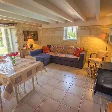Holiday home Le Clos De