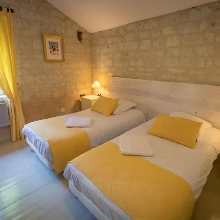 Le Clos De *